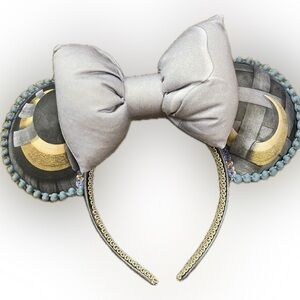 Small shop Marvel Moon Knight Minnie Ears